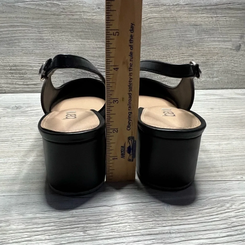 NWT Woman’s Bar lll Tenleyp sling back matte black pointed croc block heels 8.5
